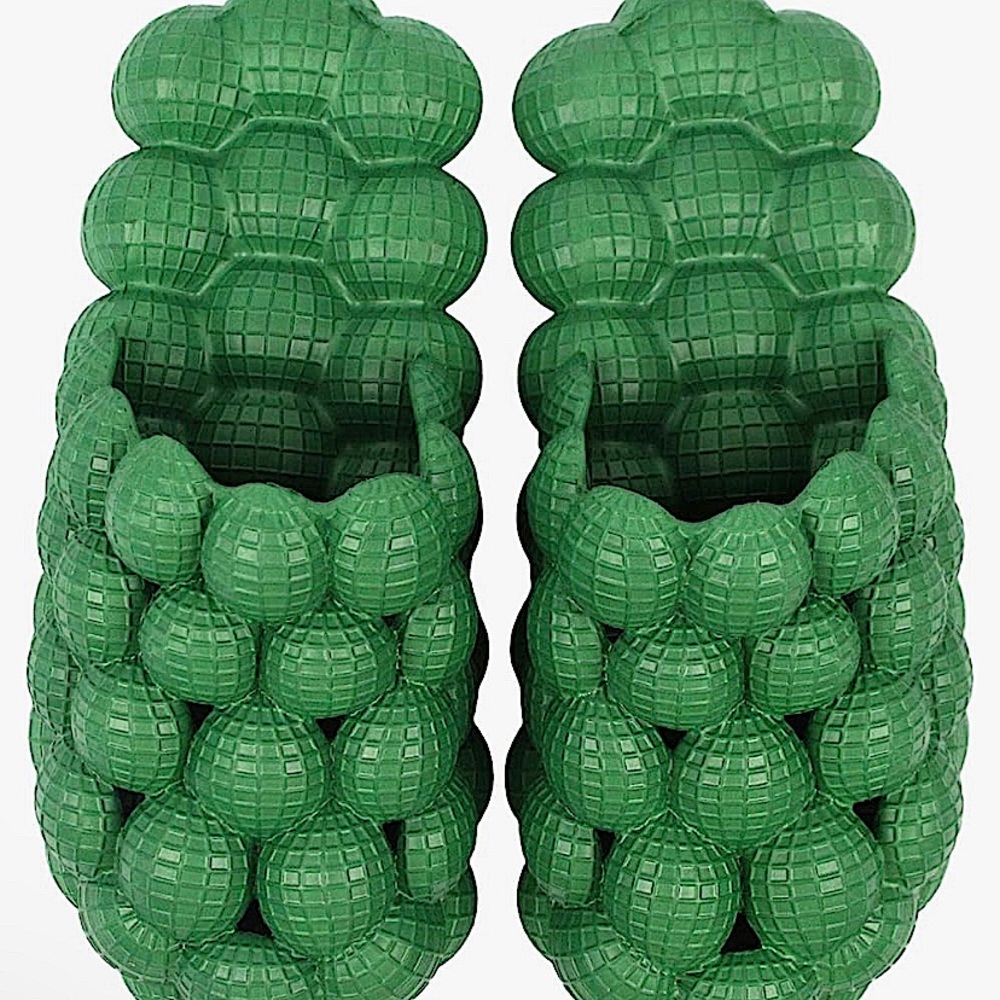 Green bubble slides size 8.5